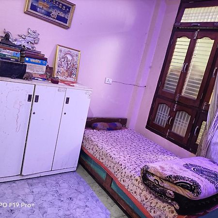 Shri Ram Sharnam Hotel Ayodhya Kültér fotó